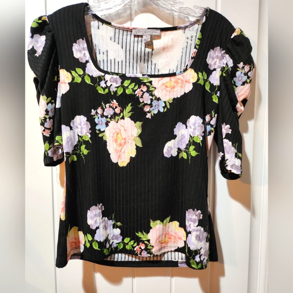NWT 12 Thompson, Small, Black Floral